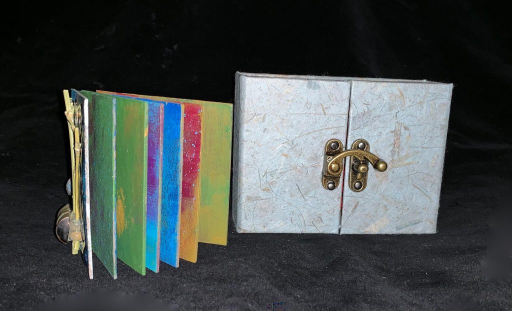 Mini display book and altar winter2020 1024x622