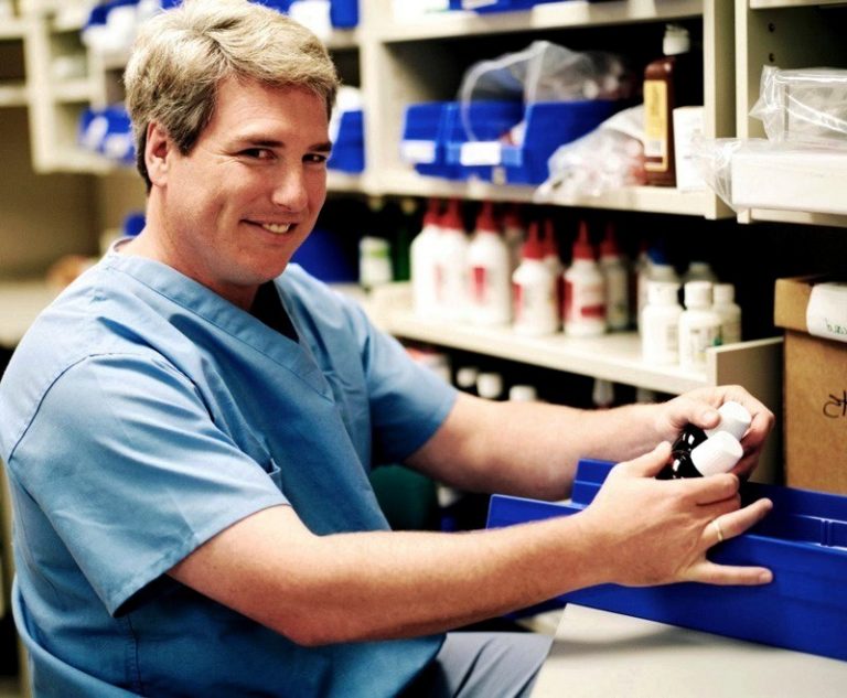 pharmacy technician on the job training